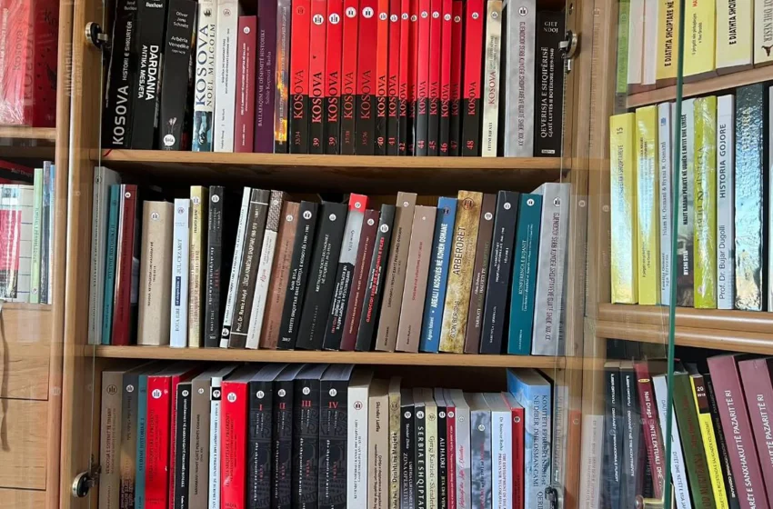  Instituti i Historisë “Ali Hadri” – Prishtinë dhuroi 75 tituj të veprave të botuara, për shoqatën “Kosova për Sanxhakun”