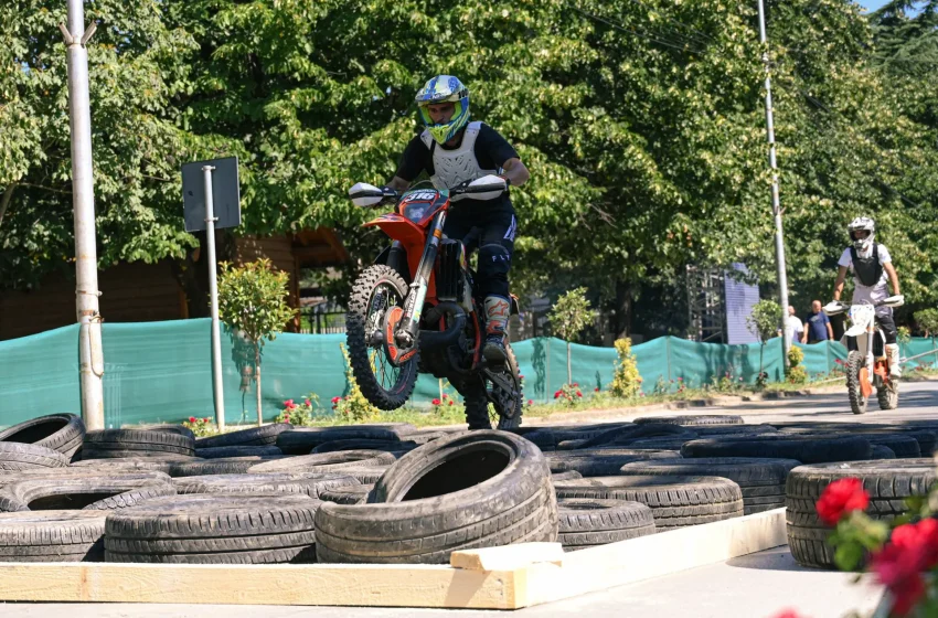  “Motocross” gara që solli kampionin Guggemos në Kamenicë