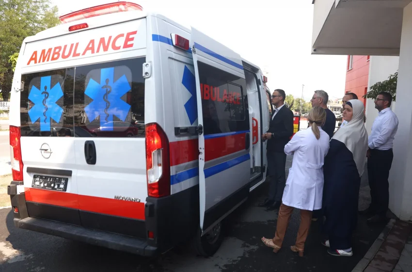  Shërbimi i Urgjencës i QKMF-së në Gjilan bëhet me autoambulancë të re