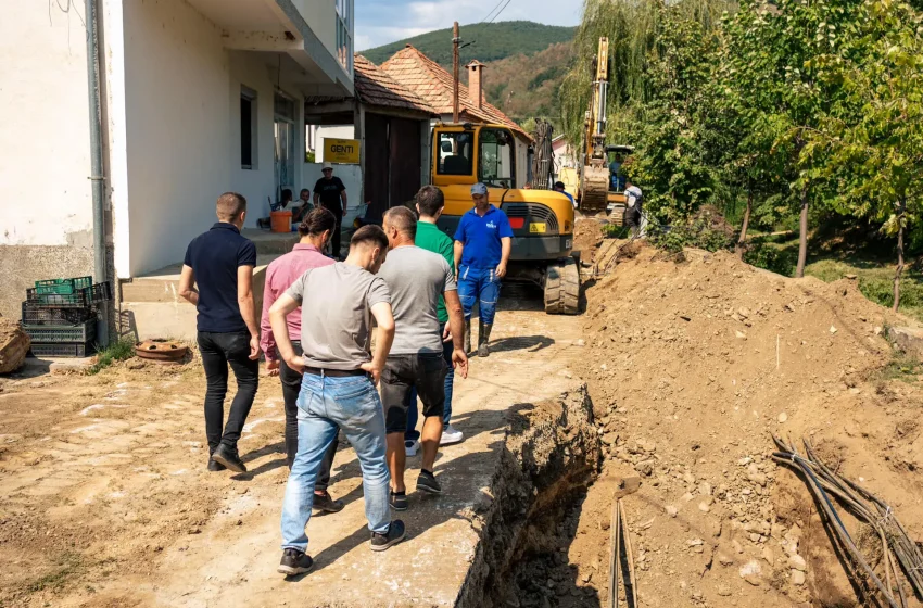  Kryetari i Kamenicës mbikëqyr punimet në kolektorin e Hogoshtit