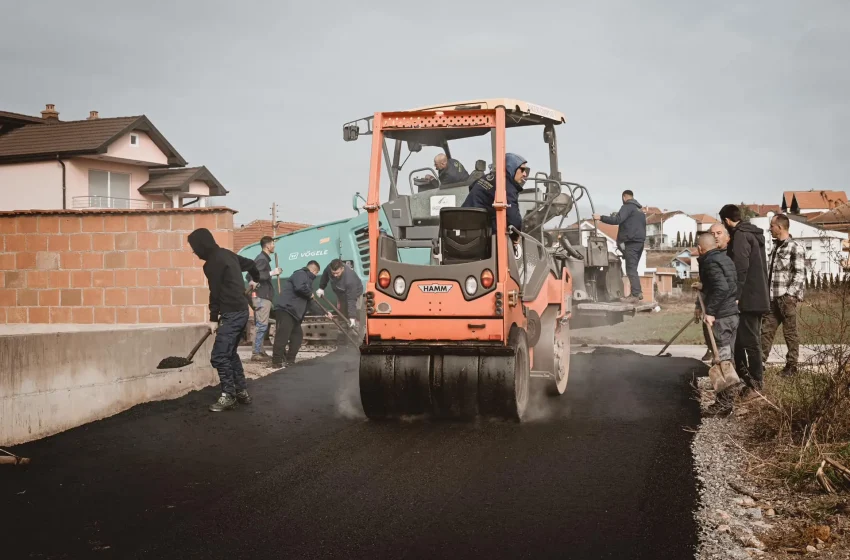  Rahimaj: Përfundon asfaltimi i pesë rrugëve në fshatin Muçiverc