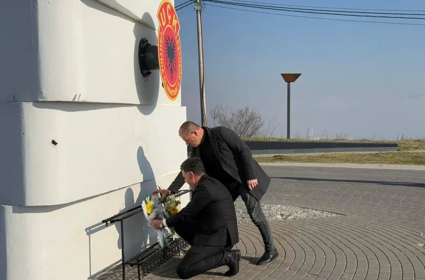  Homazhe te Varrezat e Dëshmorëve me rastin e Ditës së Veteranit