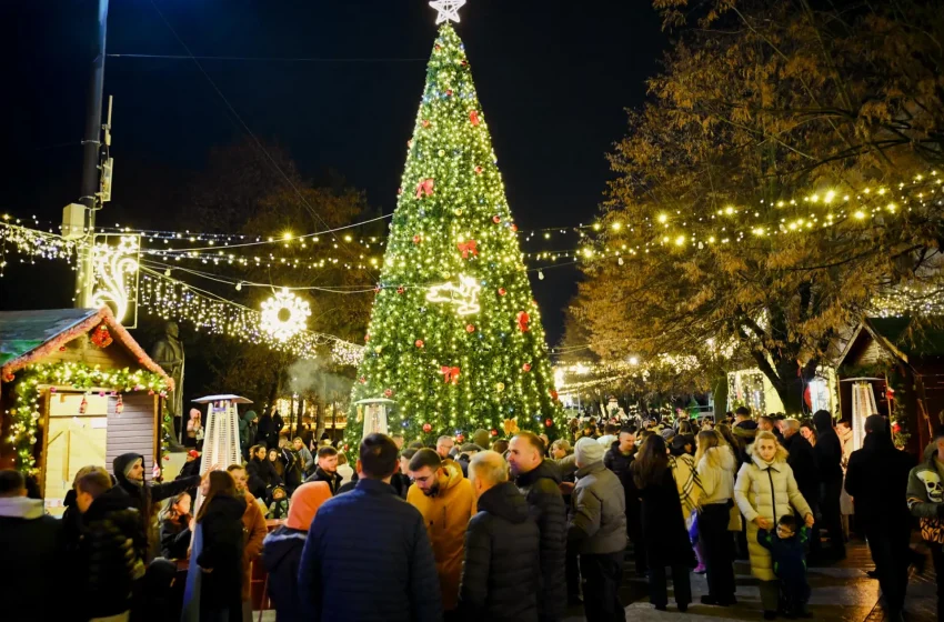  Ndizen dritat në Sheshin “Metush Krasniqi”, do të ketë koncerte në kuadër të Kamenica Winter Fest