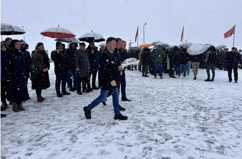  Duke nderuar të kaluarën e lavdishme, rikujtojmë se duhet punuar shumë e me ndershmëri, që amaneti i të rënëve për liri të jetojë përjetë