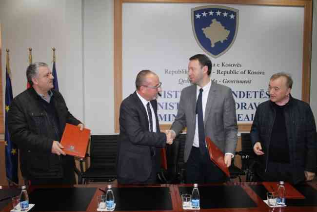 Nënshkruhet Marrëveshja e bashkëpunimit për mbështetje kujdesit parësor shëndetësor në Podujevë