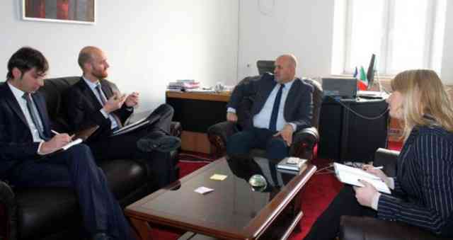 Zëvendësministri Sadiku bisedoi me Zëvendësambasadorin e Italisë në Prishtinë, Matteo Corradine