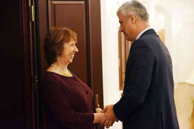 Presidenti Thaçi dekoron baroneshën Ashton
