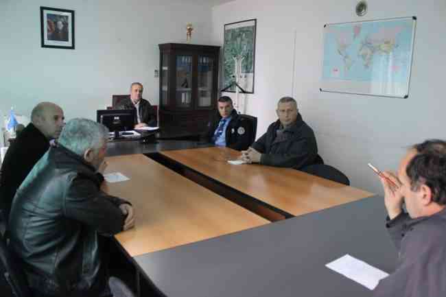 Ekipi Veprues për Siguri në Bashkësi ka mbajtur sot mbledhjen e pare të rregullt. Për qytetarët vitias janë shqetësuese rastet e vjedhjeve, u tha.