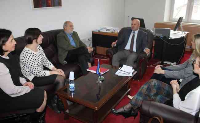 Bisedojnë për projekte për të porsalindurit në nevojë