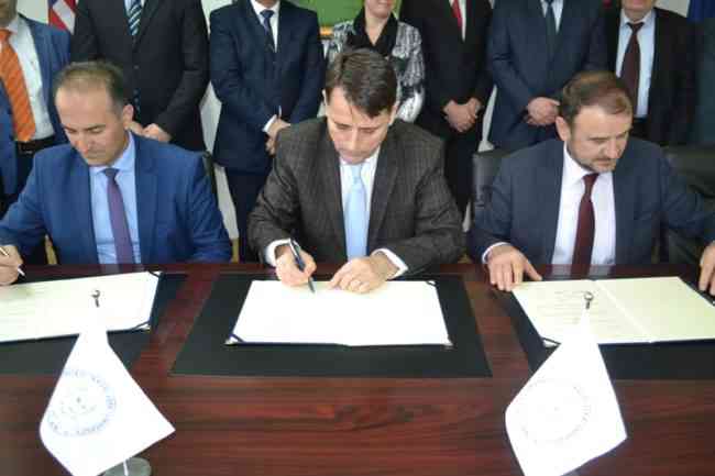 Tre Universitete nënshkruajnë rregullore të përbashkët për studime Master