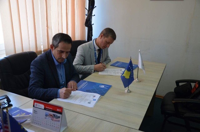 Islamic Relief dhe Kamenica nënshkruan marrëveshje për ujësjellësin në Berivojcë
