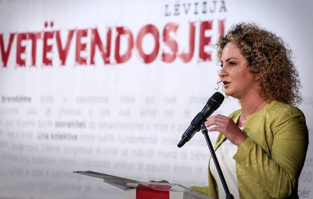 Vetëvendosje: Arrestimi i Donika Kadajt është i papranueshëm