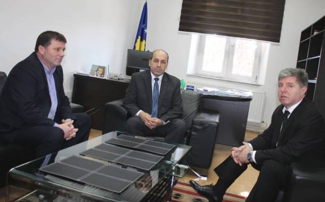 Zëvendësministri Musa priti në takim Shoqatën e Familjeve të Dëshmorëve të Luftës dhe Shoqatën e Invalidëve të Luftës