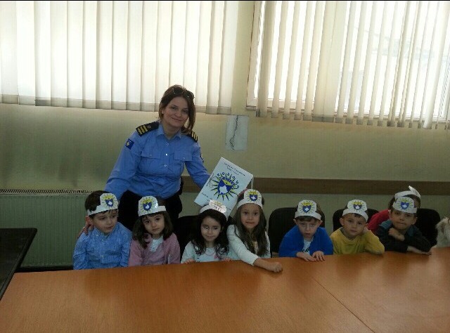 Fëmijët e entit parashkollor mësojnë për punën e policisë