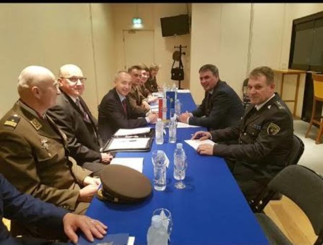 Ministri i FSK-së Haki Demolli u takua me Ministrin e Mbrojtjes të Kroacisë, Damir Krstiqeviq