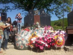 dëshmorët e kombit Enver Bajrami dhe Sherif Jonuzi