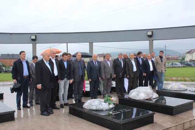 Homazhe me rastin e përvjetorit të rënies së dëshmorëve Bafti Haxhiu e Sali Zenuni