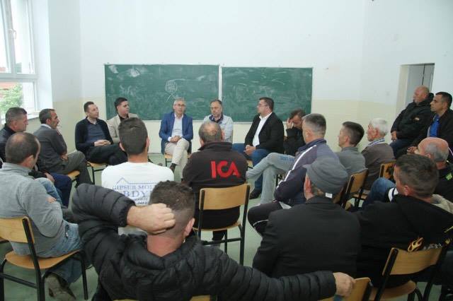 Kadriu takon pogragjasit