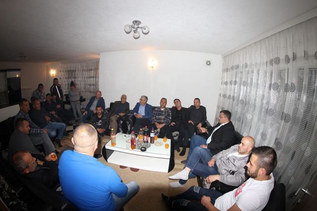 Kadriu i AAK-së takon strukturat e këtij subjekti dhe banorët e Lladovës