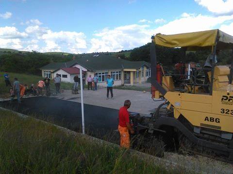 Fshati i Ri bëhet me fushë sportive