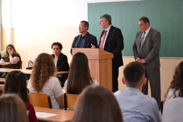 Ambasadori Chabert vizitoi gjimnazin “Zenel Hajdini”
