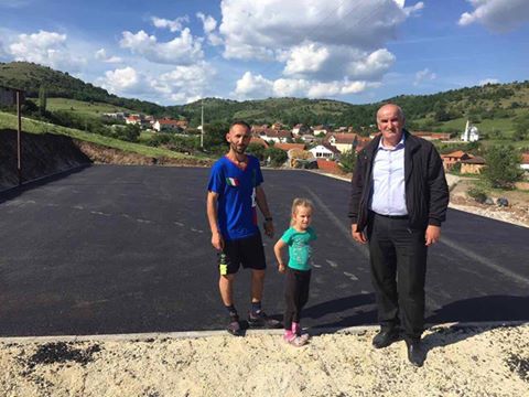 Fshatrat Devajë dhe Terpezë bëhen me fushë sportive
