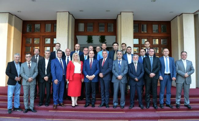 Presidenti Nishani priti delagcionin nga Lugina e Preshevës