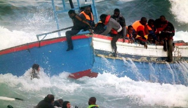 Tragjedi e re në Mesdhe, mbyten 80 migrantë