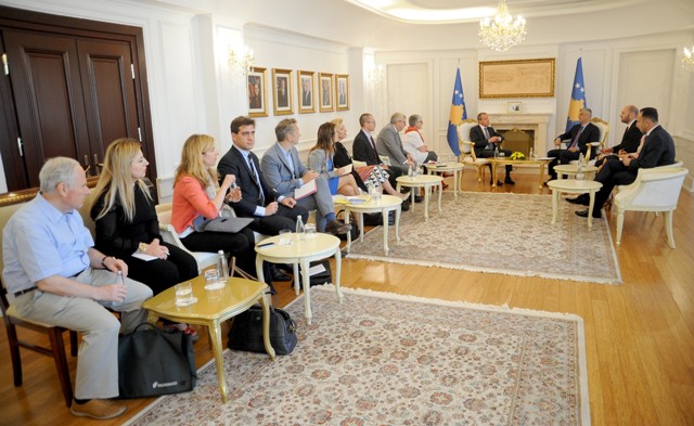 Presidenti Thaçi priti vëzhguesit nga Parlamenti Europian për zgjedhjet në Kosovë