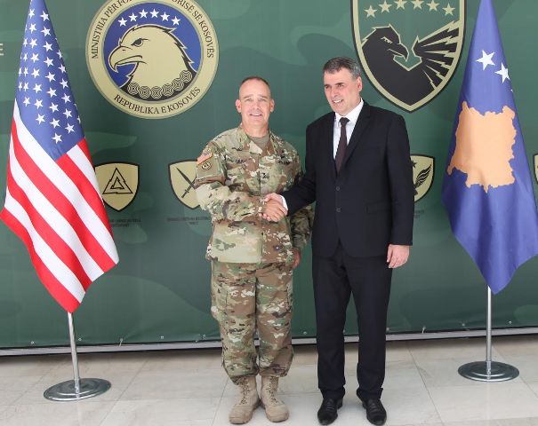 Ministri Haki Demolli priti gjeneralin amerikan Timothy Orr