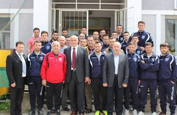 Haliti uron lojtarët dhe udhëheqjen e KF Vllaznia për hyrje në Superligë