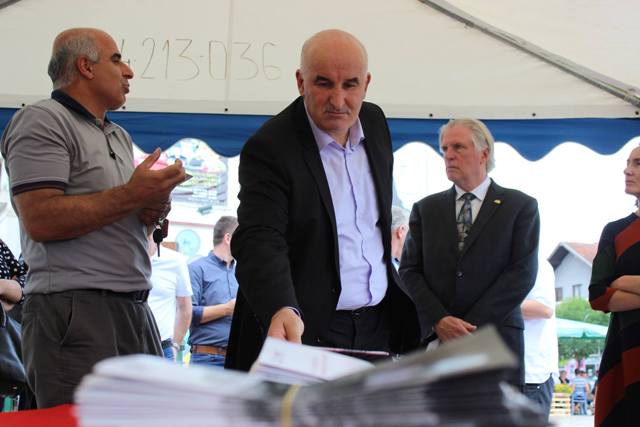 Qytetarët vitias informohen për së afërmi mbi regjistrimin e drejtave pronësore