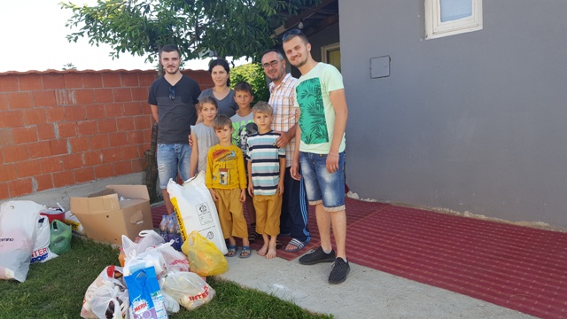 Tri familje me jetimë ndihmohen për Bajram me iniciativë  individuale