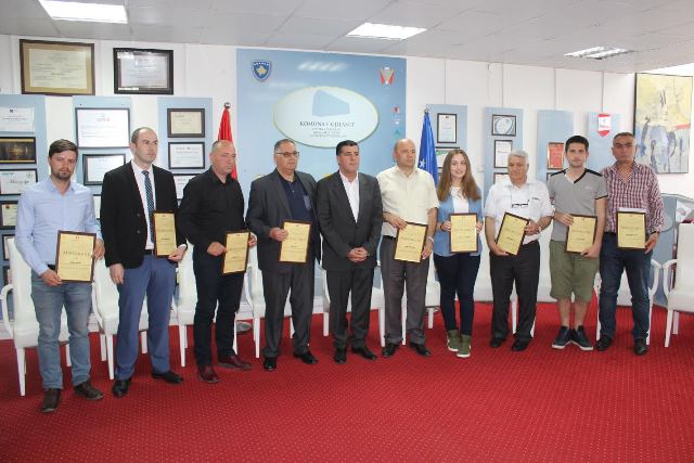 Haziri ndan mirënjohje për personalitetet e Gjilanit që kanë arritur suksese shkencore në nivel republikan, regjional dhe ndërkombëtar​