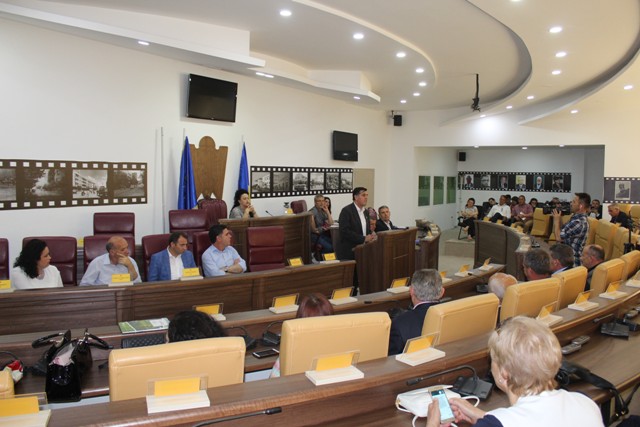 Haziri: Kryengritësit e mëdhenj duhet t`i vendosim aty ku e kanë vendin