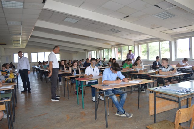 Fillojnë provimet për regjistrim në shkollat e mesme në Bujanoc