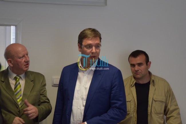 Vuçiq i premtoi politikanëve shqiptarë hapjen e fabrikës në Bujanoc
