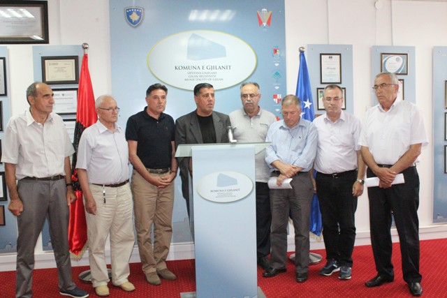 Haziri takon Shoqatën e të Burgosurve Politik