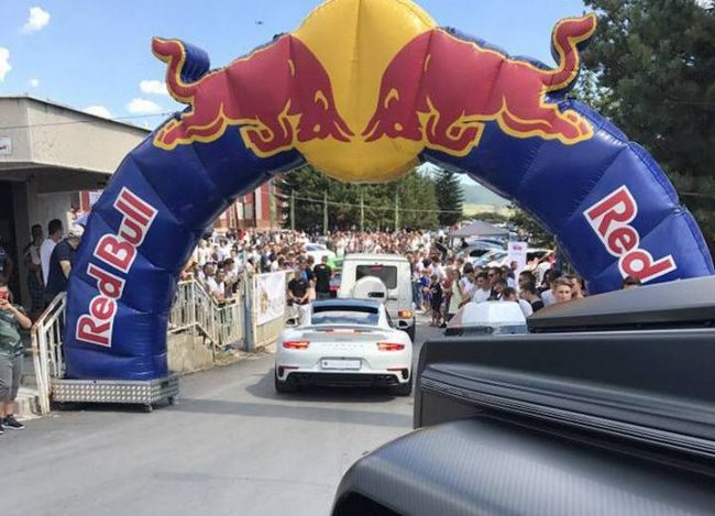 Vetura nga më të rejat u prezantuan në Auto Show Gjilani 2017