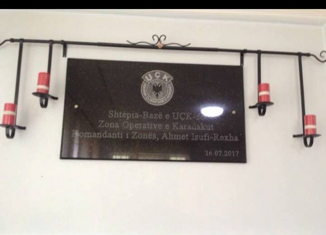 Me vendosjen e pllakës “Shtëpia – Bazë e UÇK-së”, shprehet mirënjohje për familjen e Naim (Rifat) Nuhiut