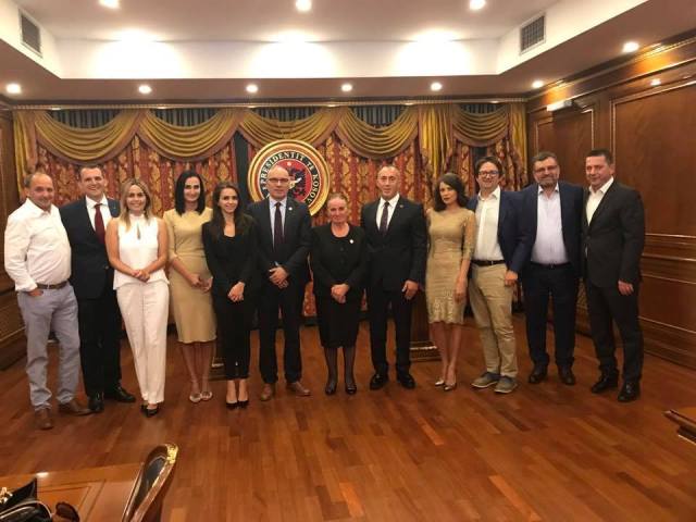 Haradinaj, i nderuar që mori mbështetje nga familja Rugova për formimin e qeverisë