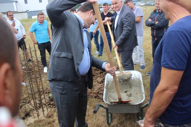 Filloi ndërtimi i Palestrës Sportive në Viti