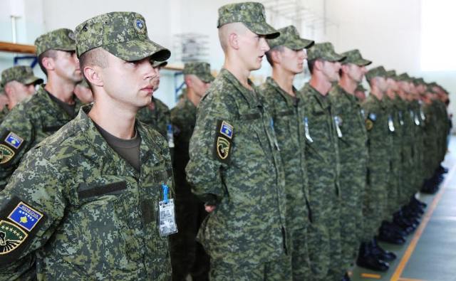 Diplomojnë rekrutët e FSK-së nga radhët e komuniteteve jo-shumicë