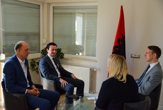 Përfaqësues të Lëvizjes Vetëvendosje takojnë ambasadorët e Suedisë dhe Finladës