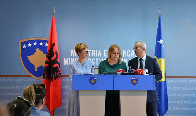 Kosova dhe Shqipëria diskutojnë për eliminimin e barrierave tregtare