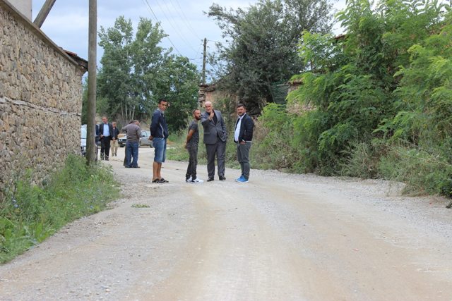 Haliti interesohet rreth parapërgatitjeve për asfaltimin e rrugëve në Devajë