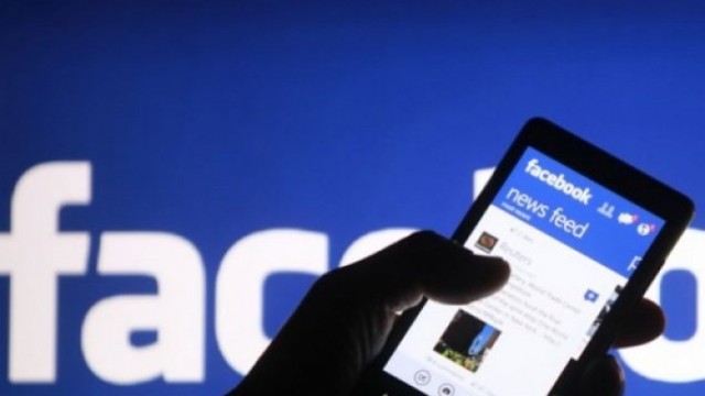 Fotoja në facebook me armë në dorë, ia qon policinë n’derë!