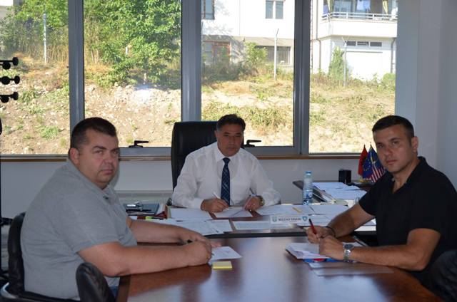 Kryetari i Kamenicës takohet me përfaqësuesin e IOM-it