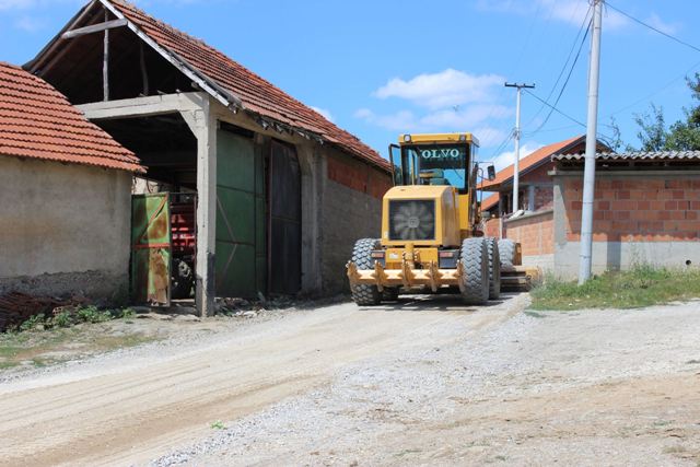 Haliti vizitoi Radivojcin për të parë projektet që po realizohen