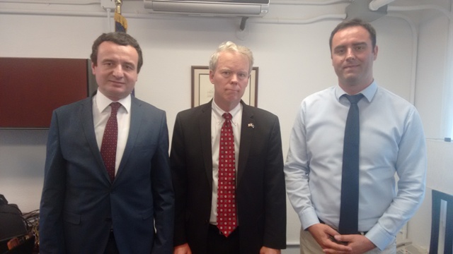 Albin Kurti takon ambasadorin amerikan Greg Delawie